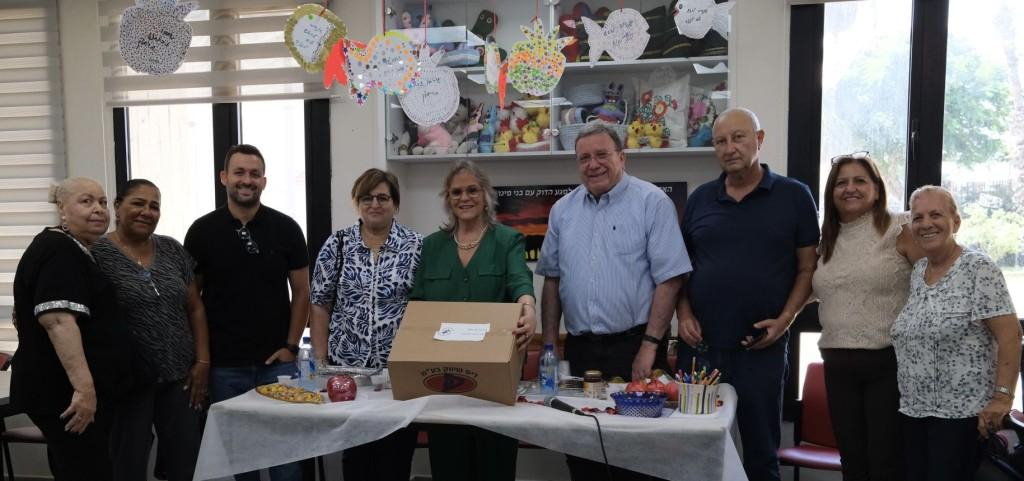 Continuing our Rosh Hashanah tradition of donating food parcels to those in need